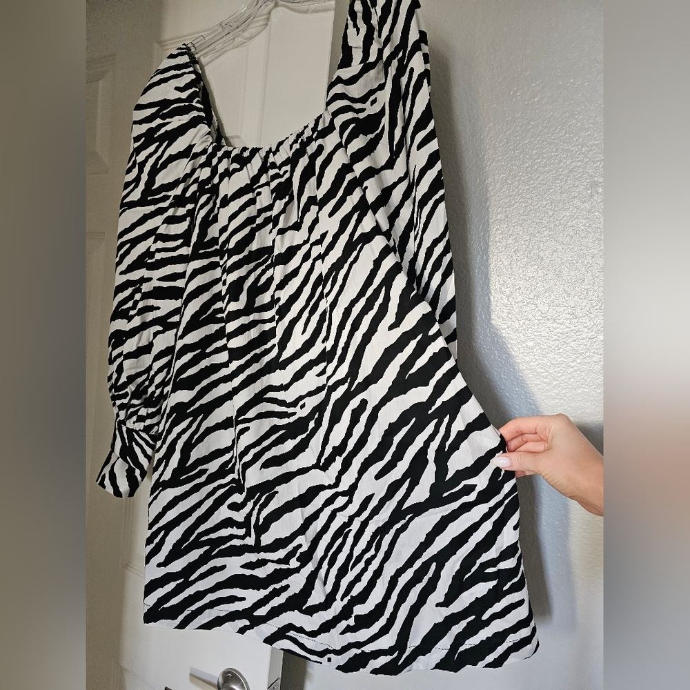 ZARA Black/white Animal Zebra Print Short Puff Sleeve Poplin Dress Size S